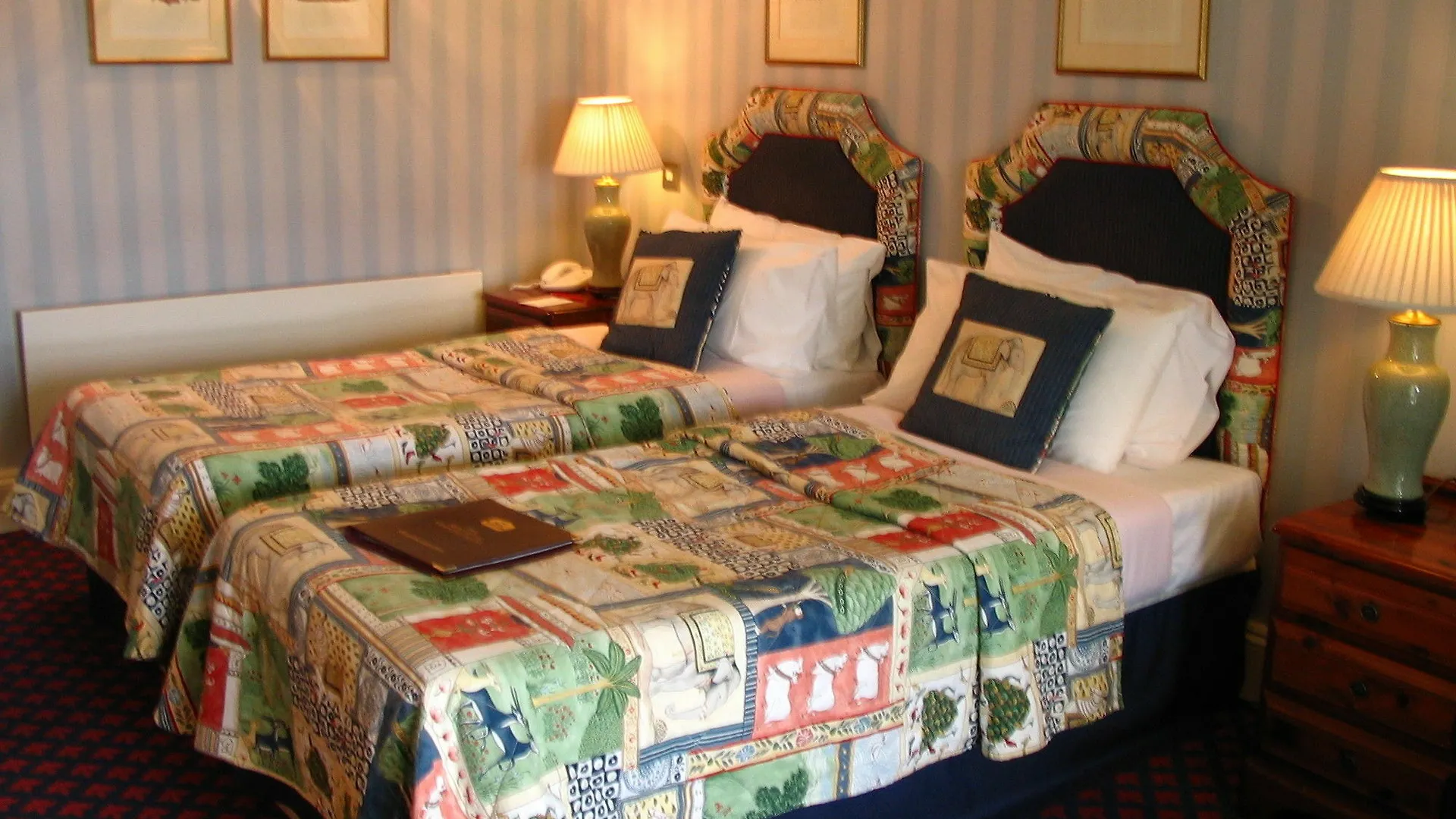 New House Country Hotel カーディフ
