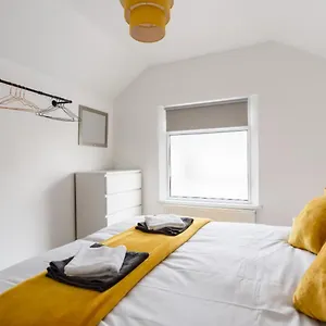 Apartment 2 Bed Near Centre - By Sweet Stays, Cardiff