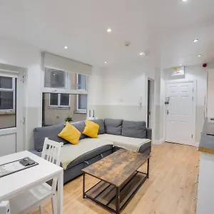 Apartment 2 Bedroom For Up To 6 Nr Centre, Cardiff
