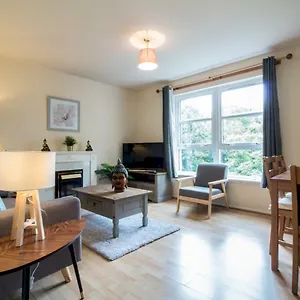  Apartment Bright & Tranquil Near Centre With Free Parking! United Kingdom