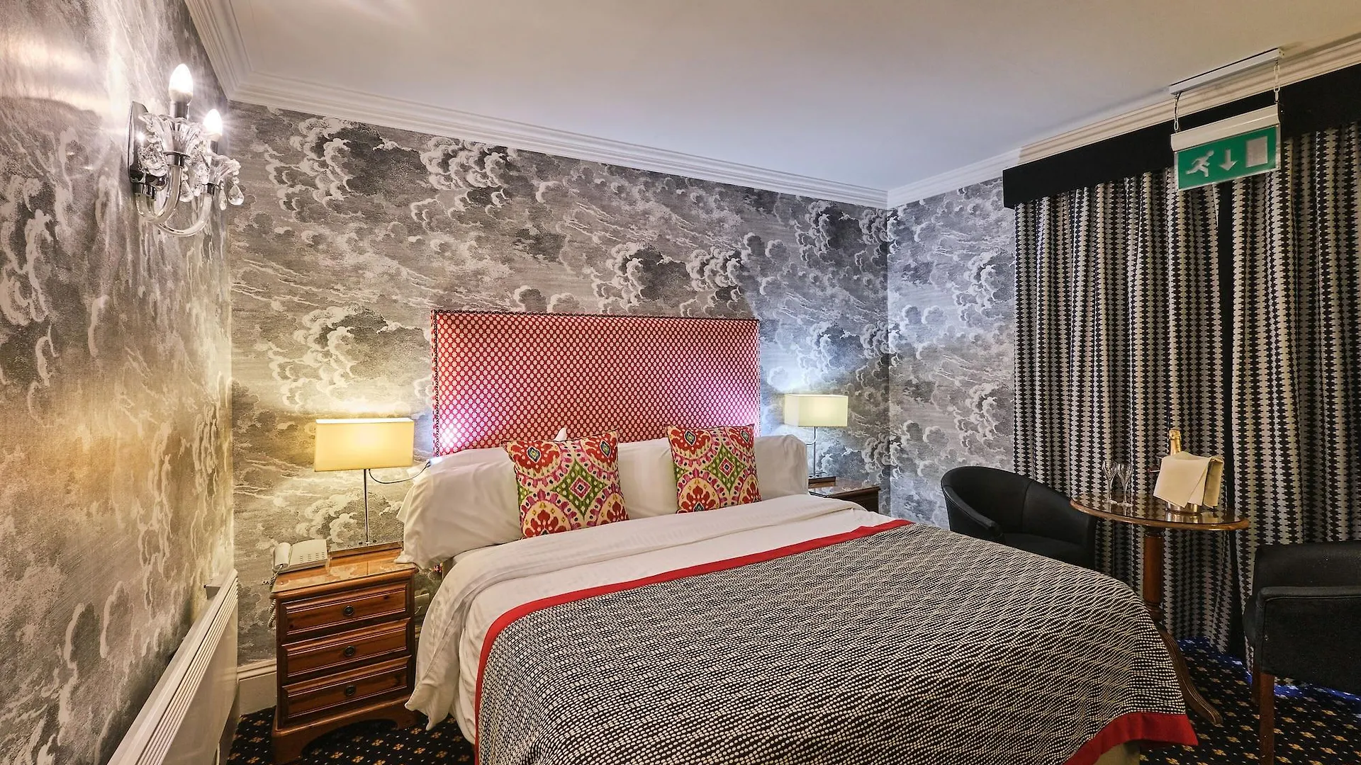 New House Country Hotel Cardiff
