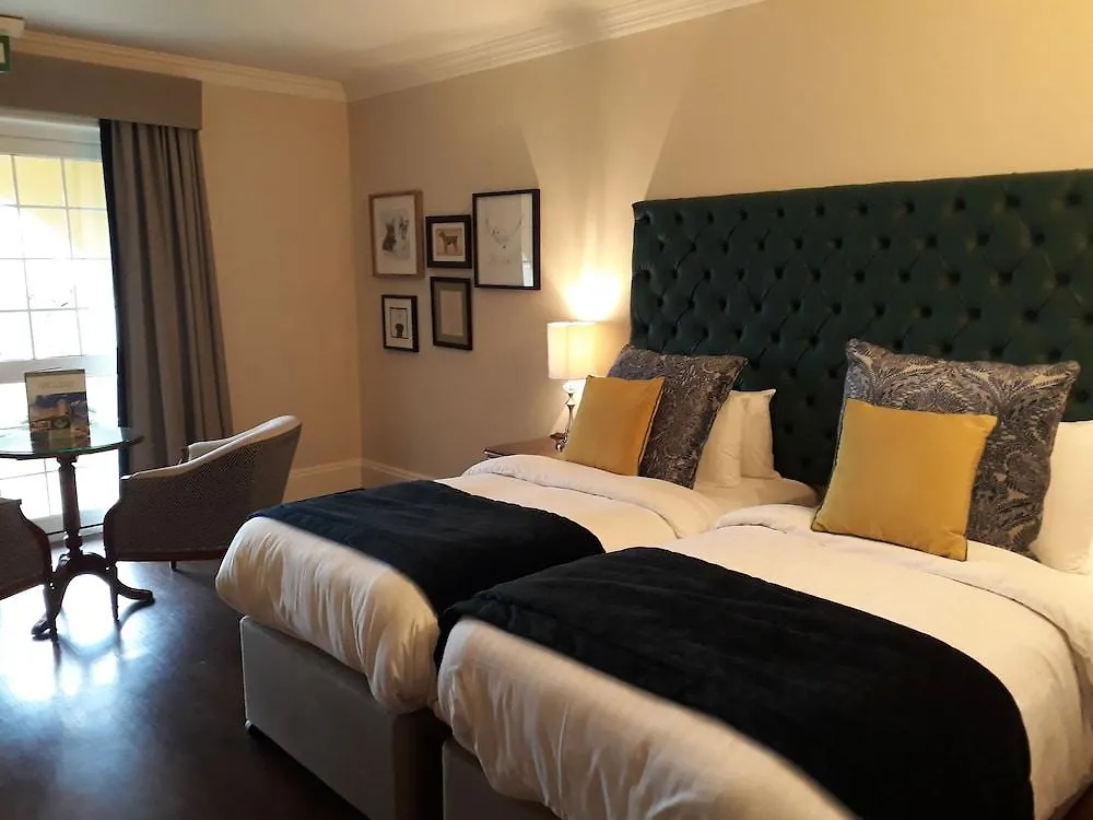 New House Country Hotel Cardiff 4*,