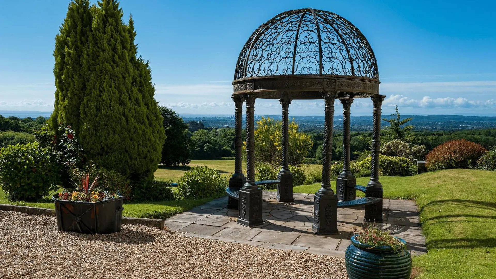 New House Country Hotel Cardiff
