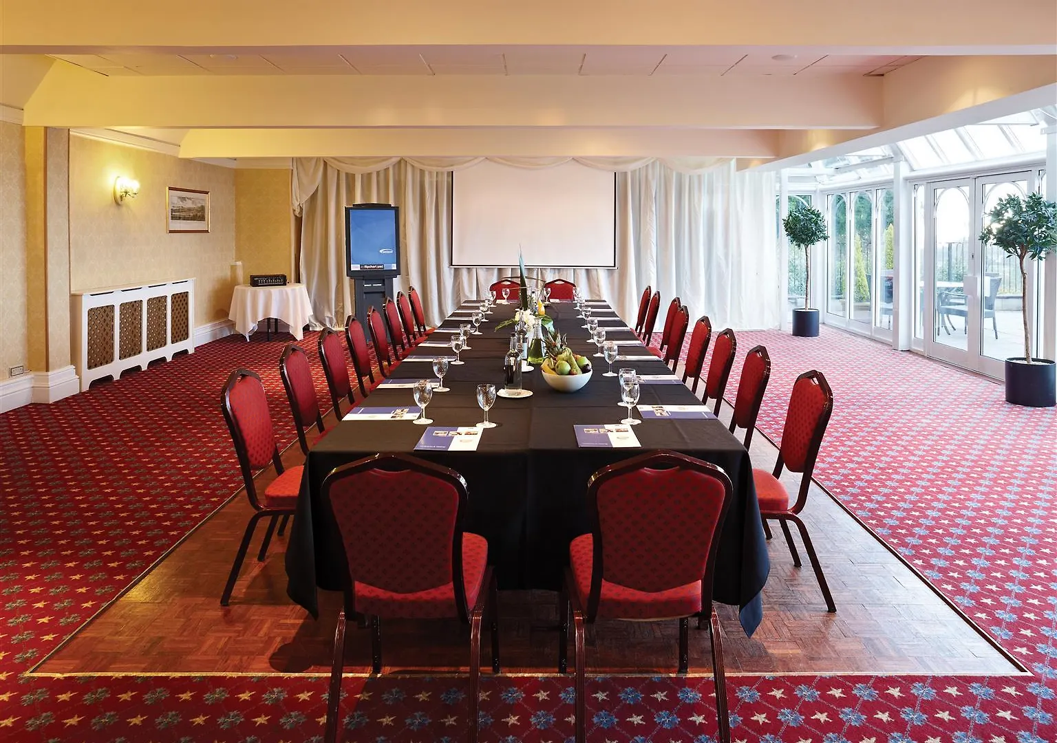 New House Country Hotel Cardiff