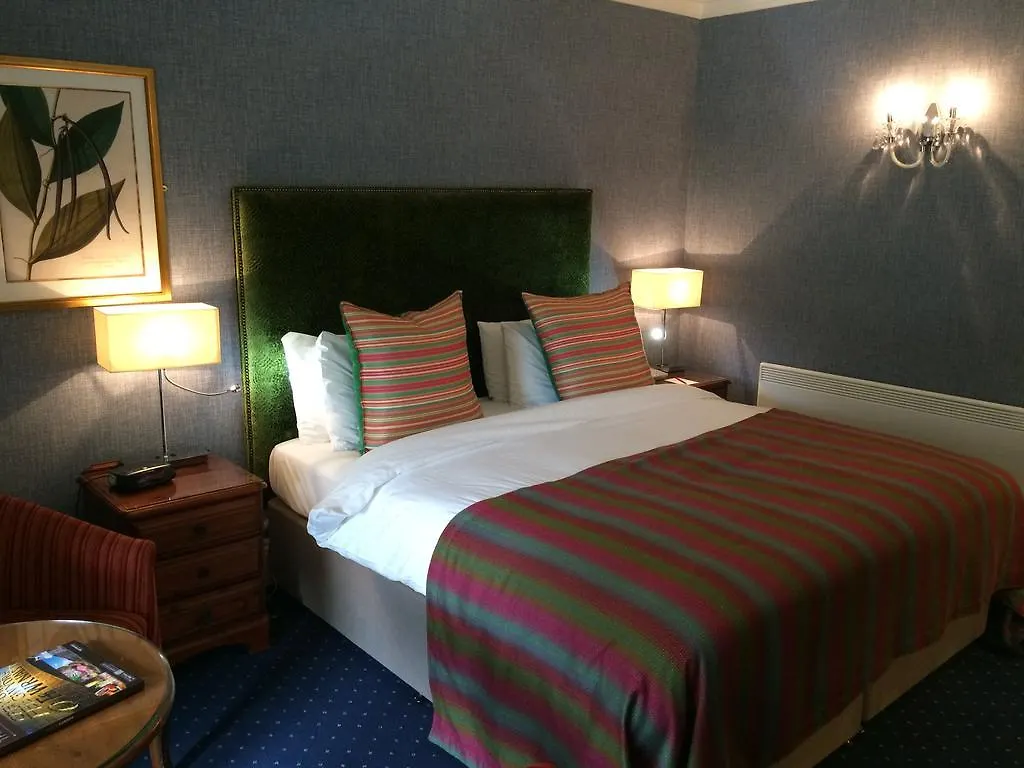 New House Country Hotel Cardiff